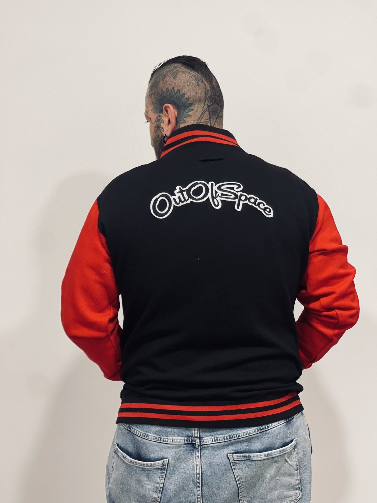 punk_astronaut_red_black_back