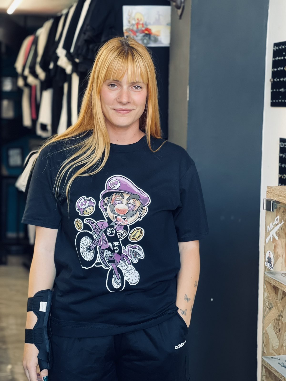 race_to_fun_with_mario_ride_or_die_black_front1