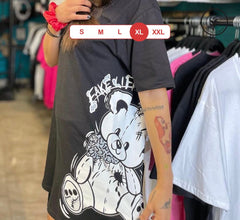 Teddy Spills Fake Life | T-shirt XL